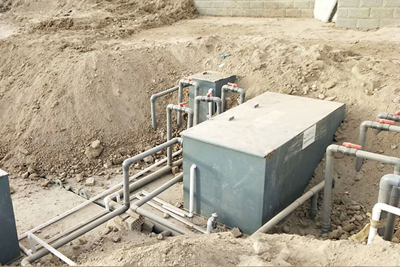 新疆一體化污水處理設(shè)備安裝現(xiàn)場(chǎng)